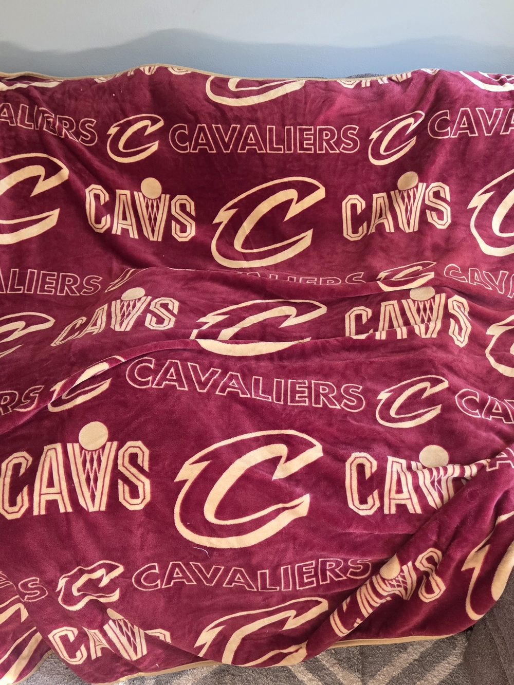 Cleveland Cavaliers Plush Throw Blanket - Maroon